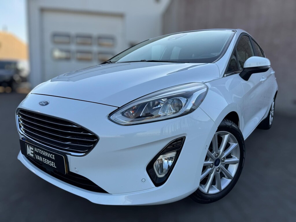 Ford Fiesta 1.0 EcoBoost Titanium NIEUWE RIEM / WINTERPACK / INPARKEREN / LMV / CARPLAY / NAVIGATIE / ACC / CAMERA