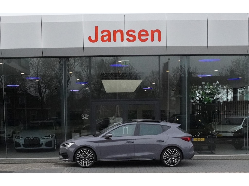 CUPRA Leon 1.4 e-Hybrid VZ Black Edition | PANO | LEDER | CARPLAY | MATRIX LED | CAMERA | MEMORY | ACC | 19 INCH