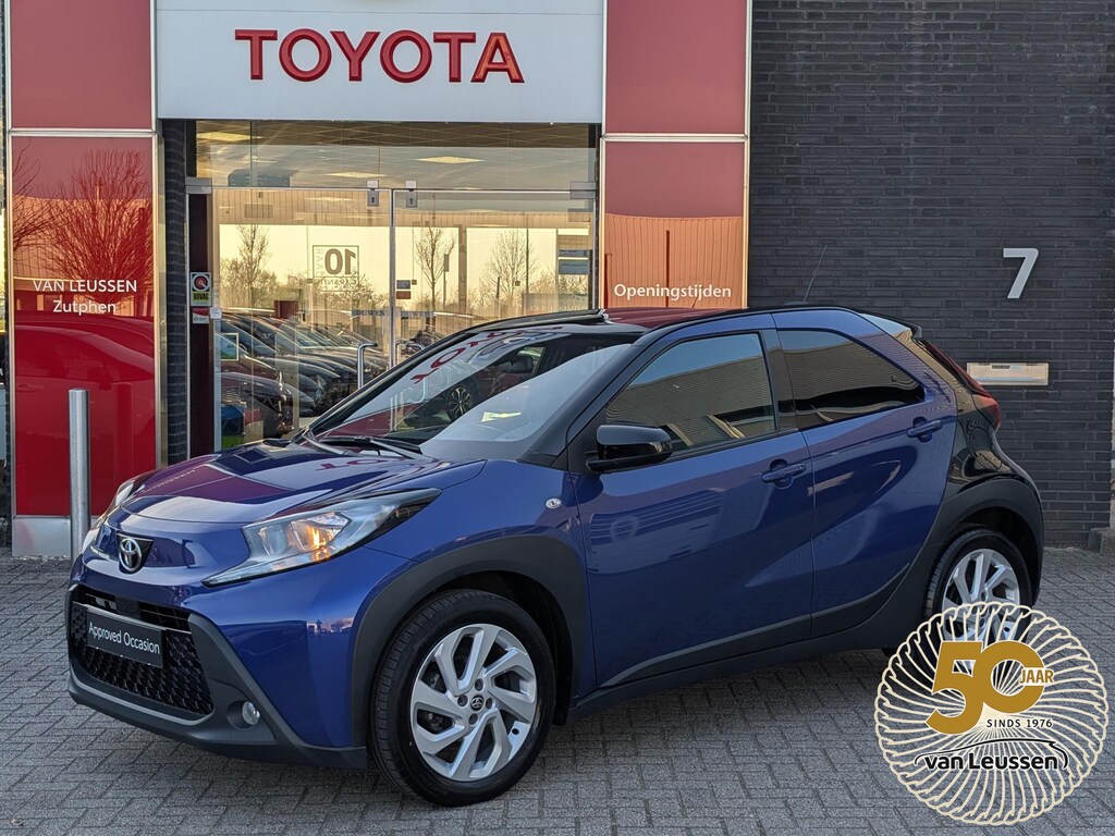 Toyota Aygo X PULSE STOELVERWARMING CAMERA AIRCO PRIVACY-GLASS LM-VELGEN LED