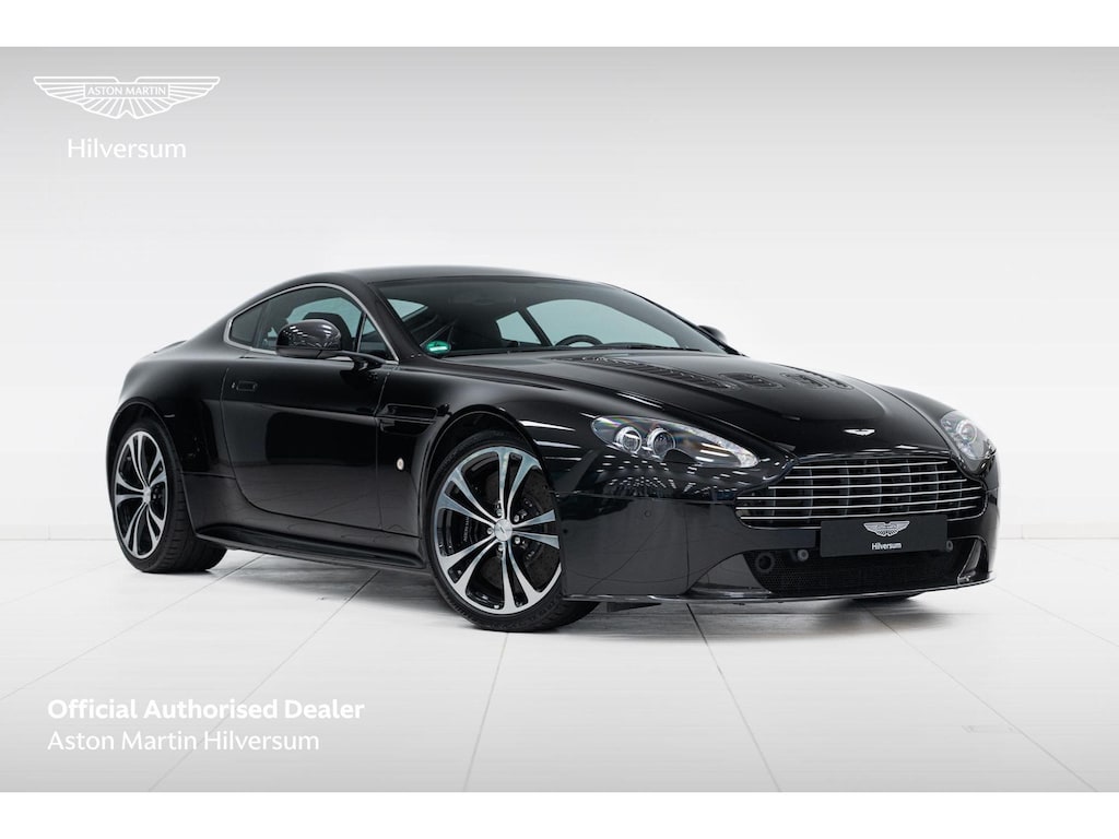 Aston Martin V12 Vantage | Manual | Carbon Black Edition | Incl. BPM |