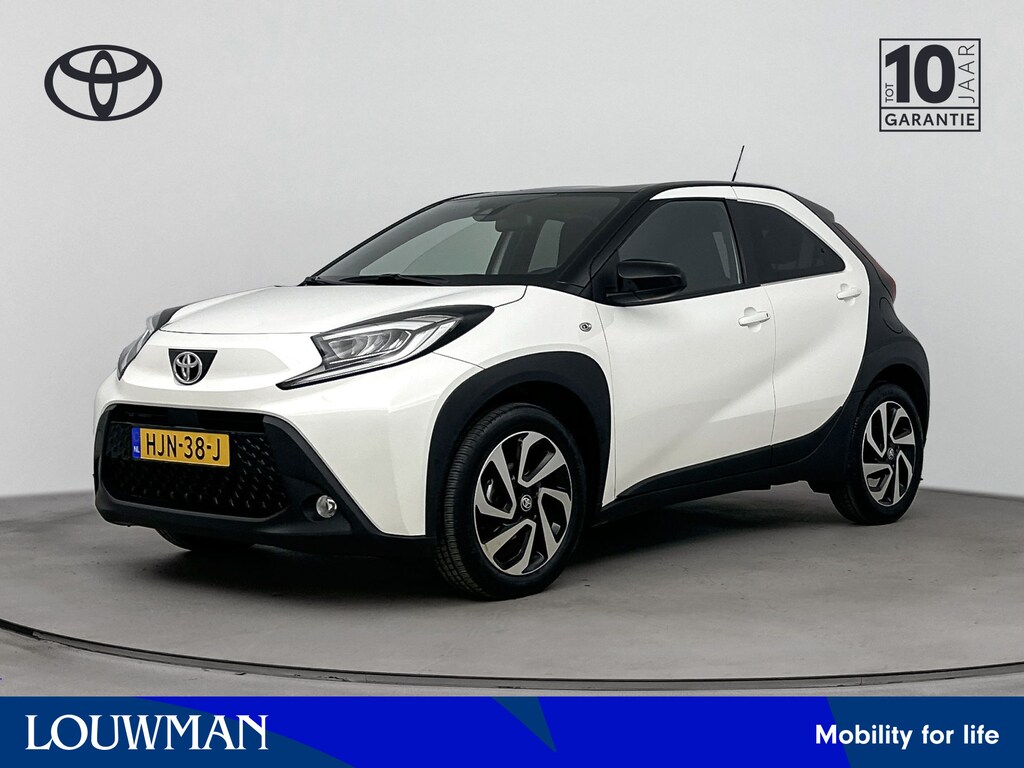 Toyota Aygo X 1.0 VVT-i MT Pulse | LED verlichting | Climate control | Lichtmetalen velgen | Adaptive cruise control | Apple CarPlay/Android Auto | Achteruitrijcamera |