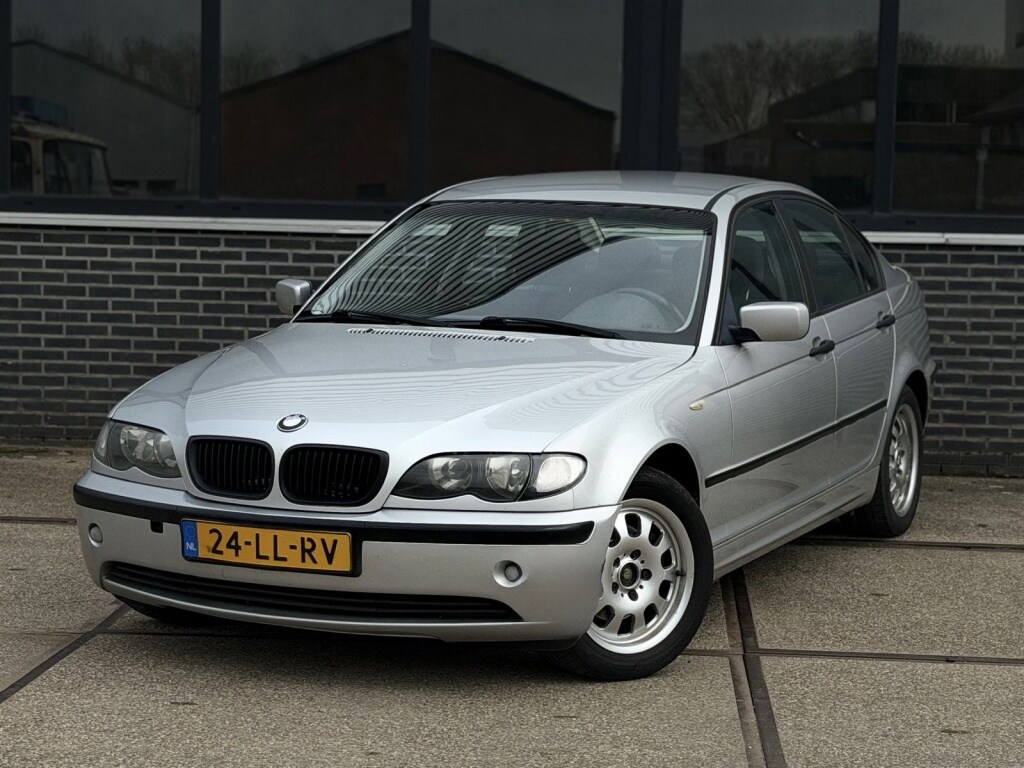 BMW 3-Serie 316i Black & Silver |Clima |CruiseC |Nieuwe APK
