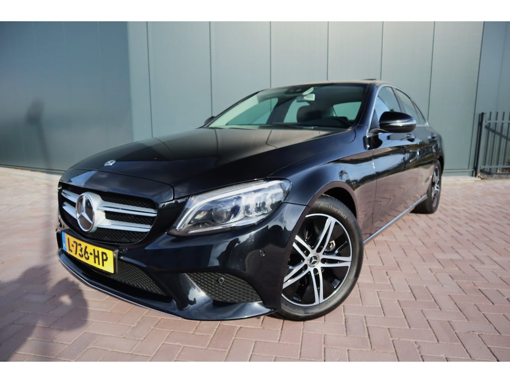 Mercedes-Benz C-klasse 200 Business Solution Plus Upgrade Edition 198 PK Schuifdak Sportstoelen Navi pro. Trekhaak Camera  Etc. Etc.