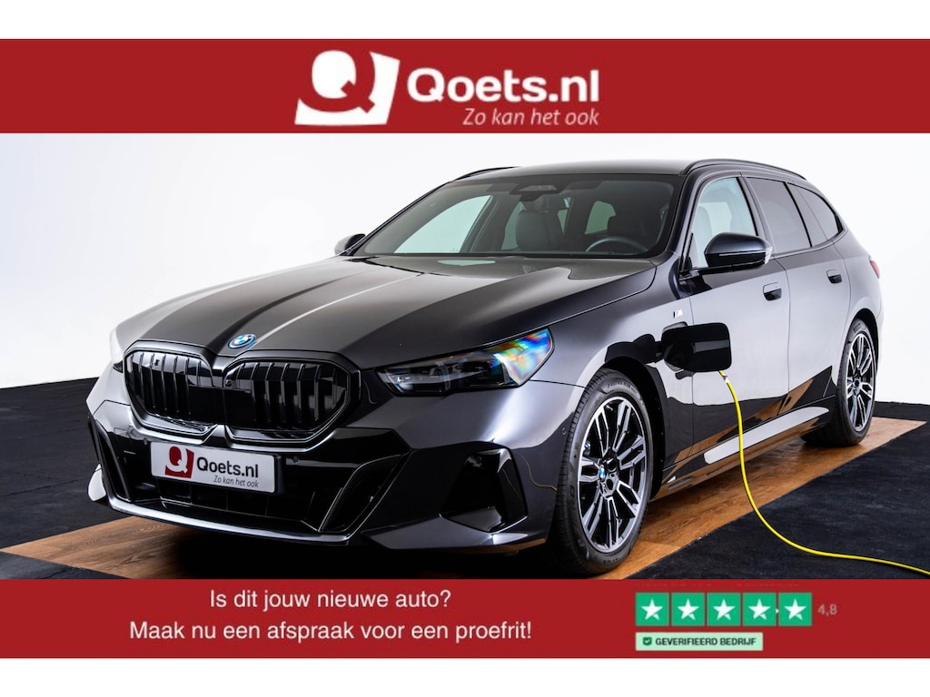 BMW 5-Serie Touring 530e M Sport pro - Panoramadak - Driving Assistant Professional - head up - Stoelventilatie - stoelverwarming voor/achter - BMW Iconic Glow - Getinte Ruiten - Comfort Access - Active Guard -