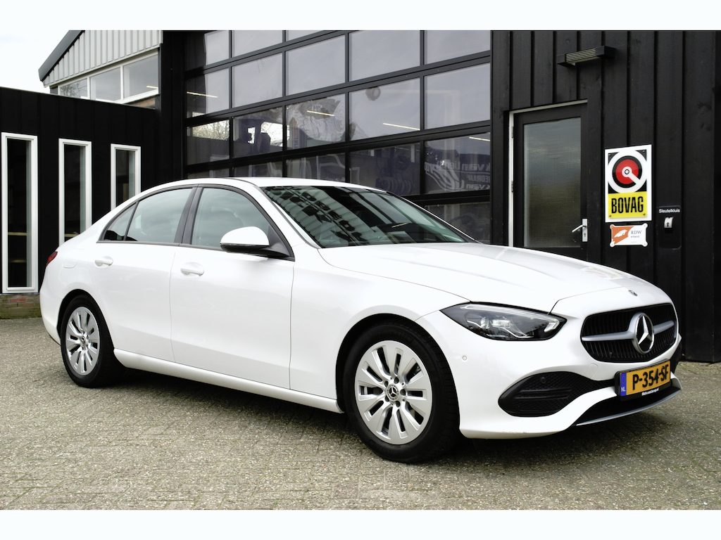 Mercedes-Benz C-klasse 180 Business Line | NL-Auto | Dealer Onderhouden | Adap.Cruise | Carplay | Camera