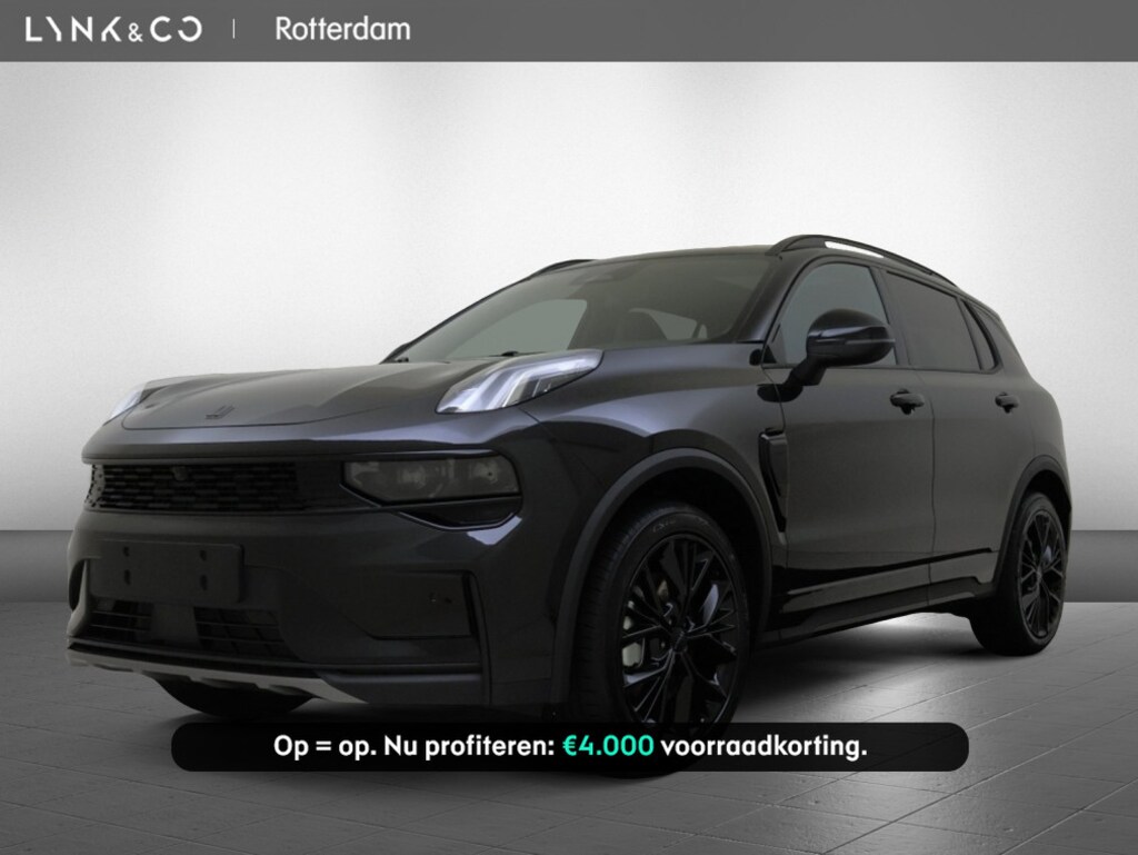 Lynk & Co 01 | MORE | UIT VOORRAAD LEVERBAAR | Panoramadak | 360° camera |