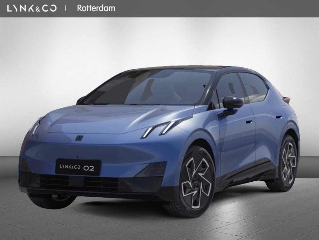 Lynk & Co 02 | CORE | Stoelverwarming | Achteruitrij camera |