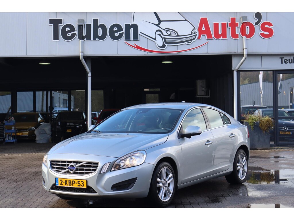 Volvo S60 1.6 T4 Momentum Navigatie, Airco, Cruise control, Elektrische ramen, Lichtmetalen wielen