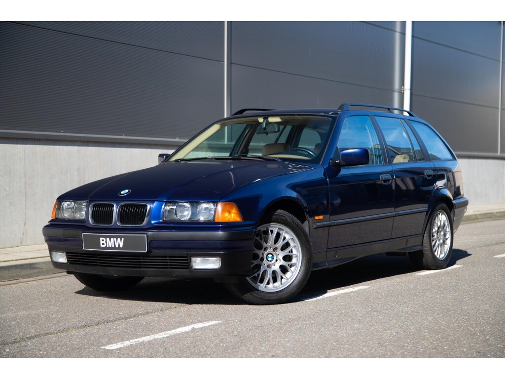 BMW 3-Serie Touring 328i Executive | Topstaat | Volle Documentatie | Sportstoelen | Stoelverwarming