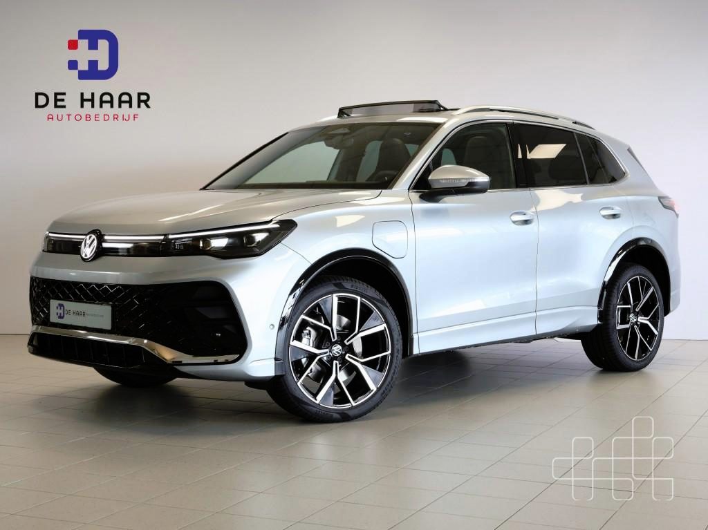 Volkswagen Tiguan 1.5 eHybrid R Line Edition - Pano - 20 inch - Trekhaak
