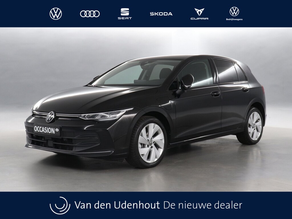 Volkswagen Golf 1.5 eHybrid 204pk Life Edition DSG / Navigatie / Camera