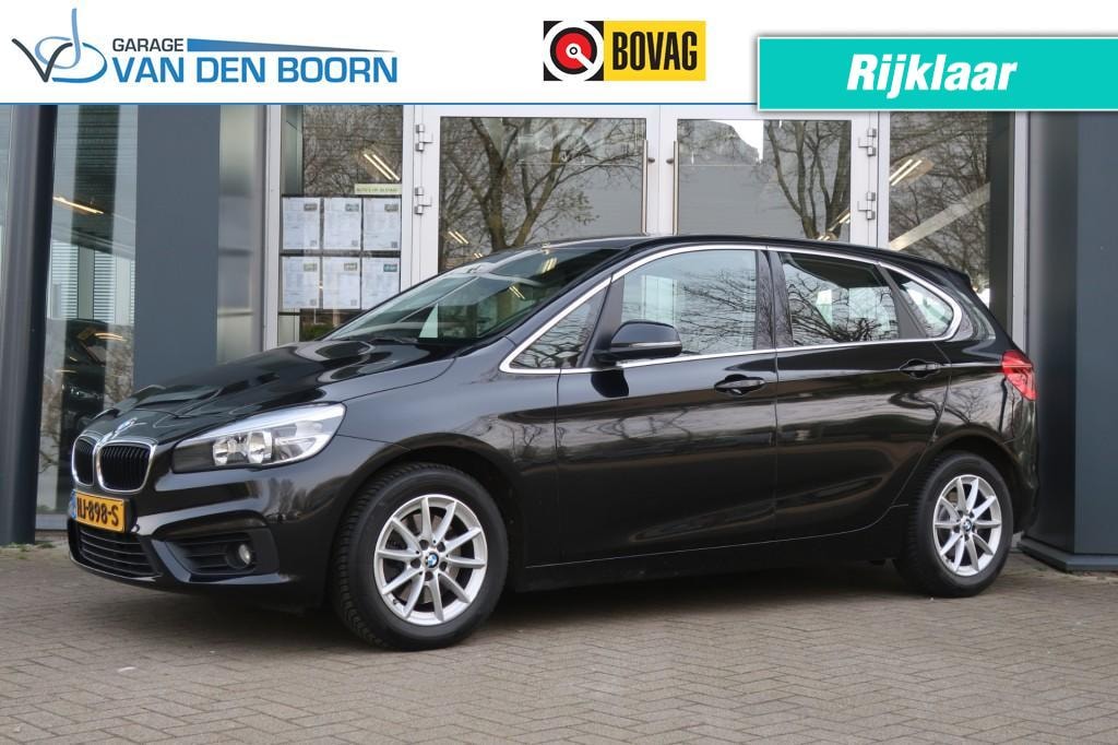 BMW 2-Serie 218I ESSENTIAL, All Season Banden, Navi, Clima, etc.