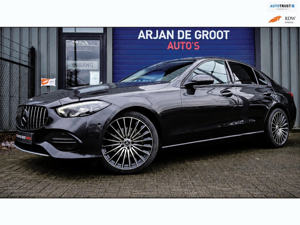 Mercedes-Benz C-klasse 180 Luxury Acc Leder Navi Clima 19" Amg Velgen Carplay®