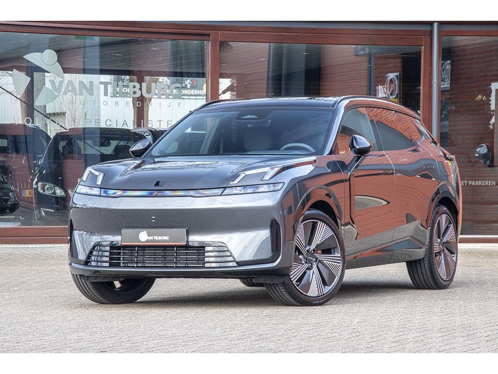 Lynk & Co 08 1.5 MORE / PANO / 360 CAMERA / HARMAN KARDON