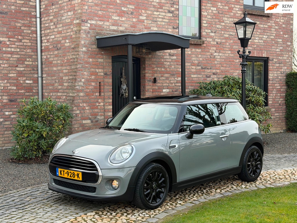 MINI Cooper Mini 1.5 Business Panoramadak Navi