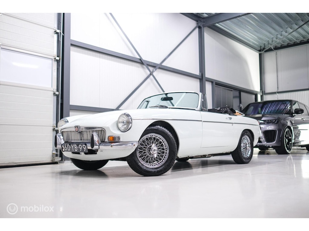 MG MG B 1.8 Roadster Overdrive 1973 | spaakwielen | stalen bumpers | rijdersauto |
