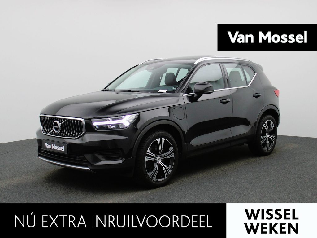 Volvo XC40 1.5 T4 Recharge Inscription | Automaat | Panoramadak | Apple Carplay / Android Auto | Virtual Cockpit | Stoel- Stuurverwarming | Elektrische Achterklep | Achteruitrijcamera | Navigatie | Climate Control | Cruise Control | Lichtmetalen Velgen |