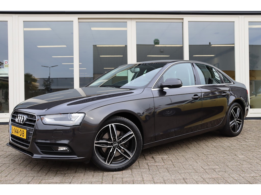 Audi A4 Limousine 1.8 TFSI,**Nieuwe Motor** Automaat, Cruise Control, Airco, PDC V+A, Navi, Prijs Is Rijklaar Inclusief 6 Maanden Garantie