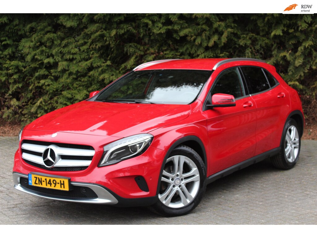 Mercedes-Benz GLA 200 d Premium 136PK | Climate Control | Camera | NAVI | Half-leder