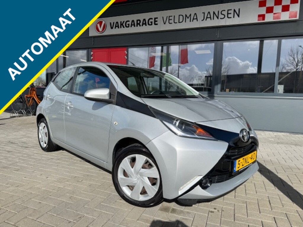 Toyota Aygo 1.0 VVT-i X-PLAY AUTOMAAT + AIRCO/CAMERA/PDC 67.000 KM!