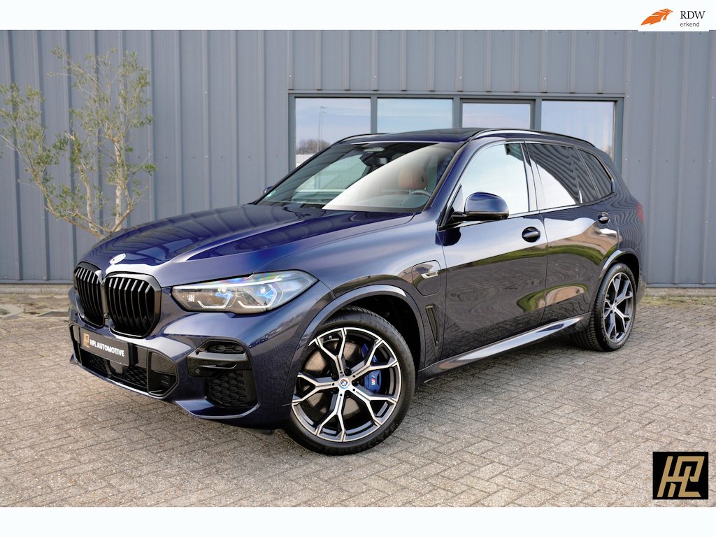 BMW X5 XDrive45e High Executive M Sport * Laser * Pano * Luchtvering * Trekhaak * 21" * 4x Stoelverwarming * Mooi en exclusief
