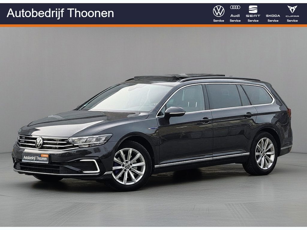 Volkswagen Passat Variant 1.4 TSI PHEV GTE | Camera | Pano | Stoelverwarming