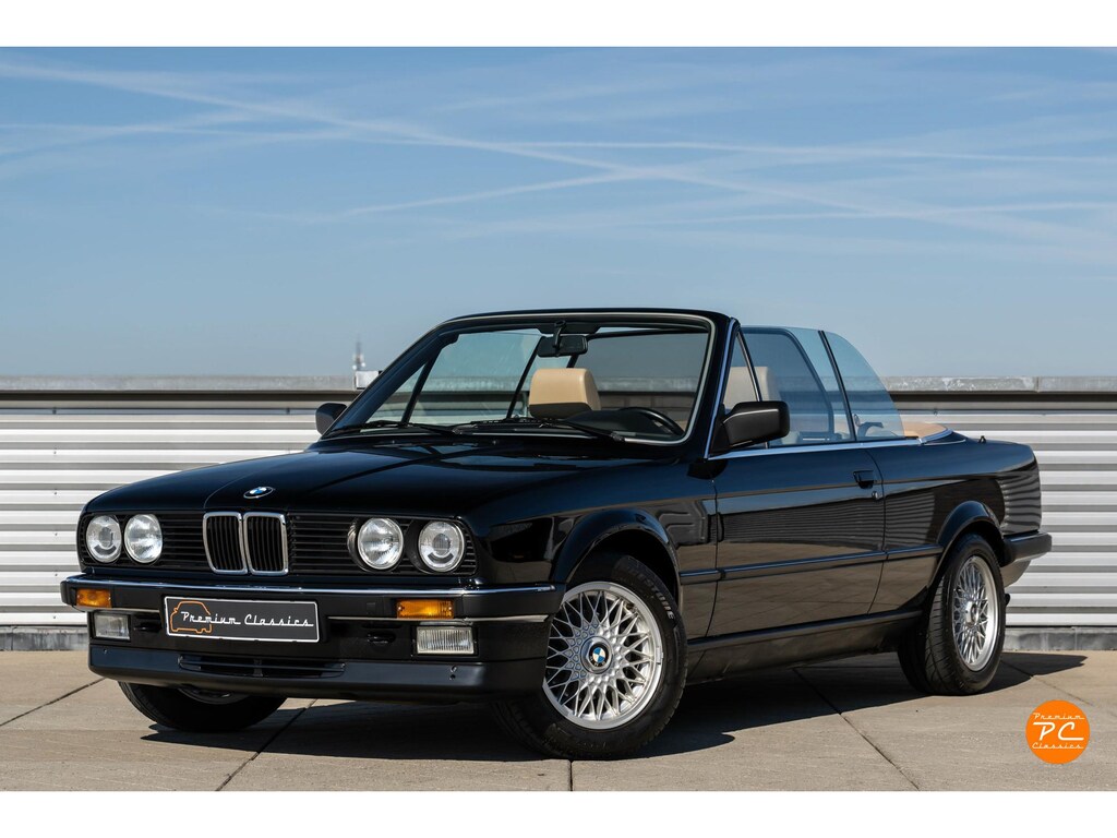 BMW 3-Serie Cabrio 325i E30 | 31.000KM | Swiss-delivered | First paint | Full documentation