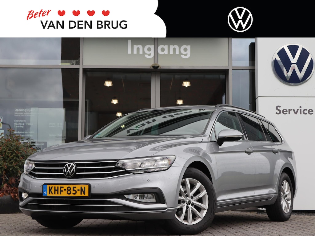 Volkswagen Passat Variant 2.0 TDI 150 pk DSG Business | Navigatie | LED | Camera | App Connect | Climatronic | ACC | Stoelverwarming | Keyless |