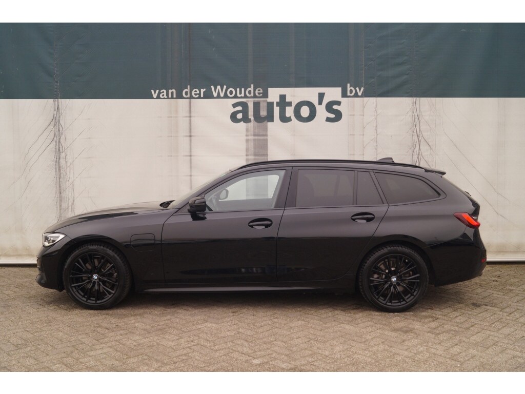 BMW 3-Serie Touring 320e PHEV Business Edition -LEER-TREKHAAK-ECC-