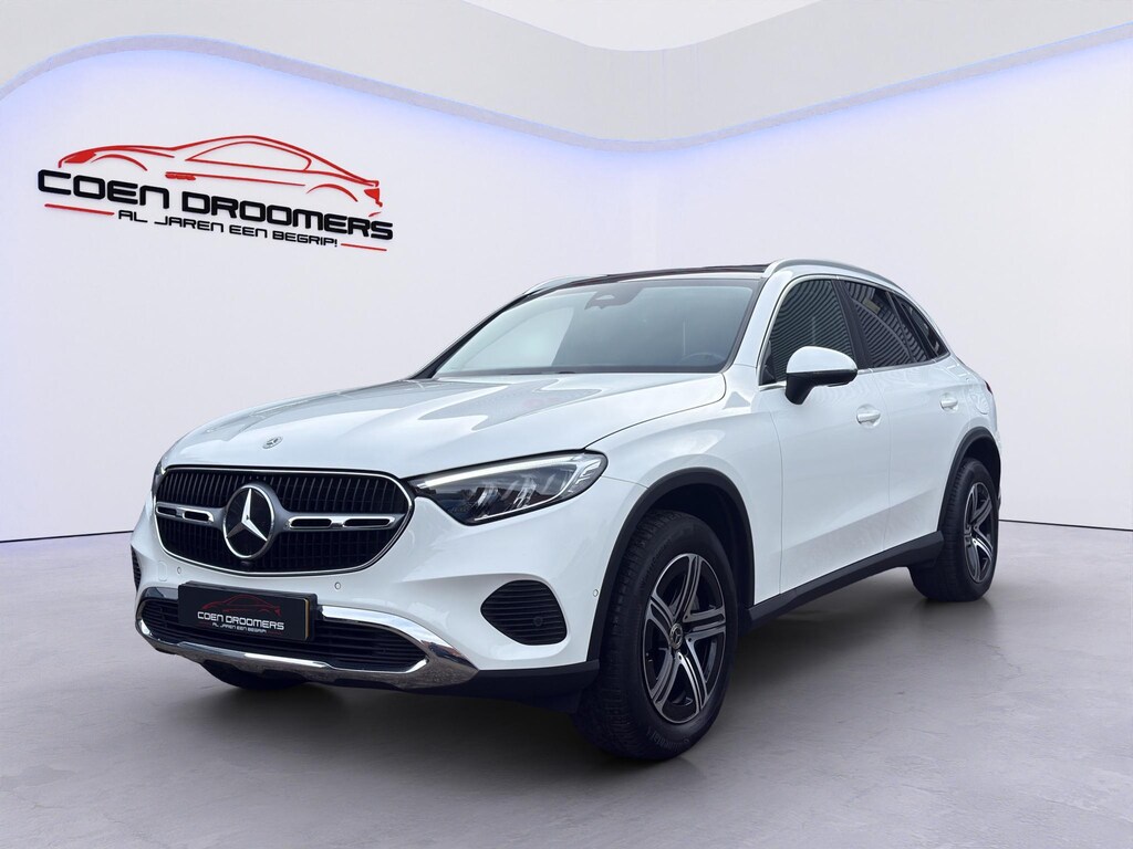 Mercedes-Benz GLC 300e 4MATIC Luxury Line /Apple Carplay/Panoramadak/99% SoH/Burmester/Sfeerverlichting/Achteruitrijcamera/Stoelverwarming/Luchtvering/(MET GARANTIE)