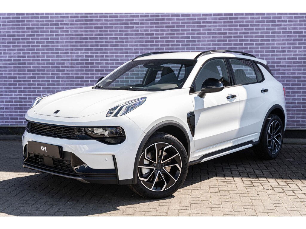 Lynk & Co 01 1.5 Core PHEV | Adaptieve Cruise Control | 1800 kg Trekvermogen | Keyless Entry | Stoelverwarming | Apple Carplay & Android Auto | 19 inch LM-Velgen | Achteruitrijcamera | Ledverlichting | 15,4 inch middendisplay | Premium audiosysteem |