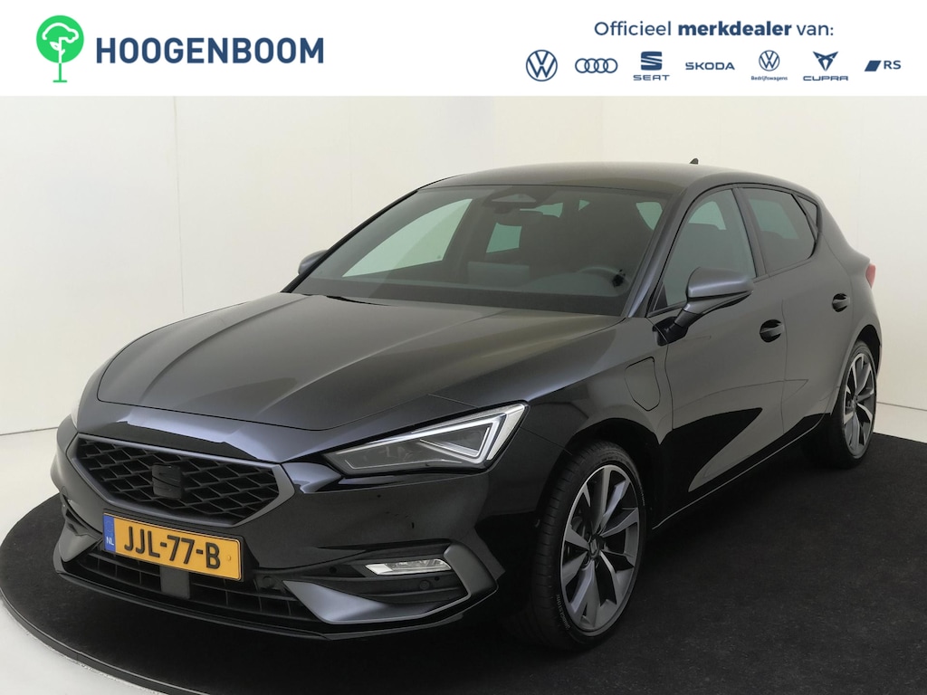 SEAT Leon 1.5 TSI e-Hybrid FR Business | Trekhaak | LED matrix verlichting | Keyless Entry | Parkeersensoren Voor + Achter | 18" Lichtmetalen Velgen | Achterruitrijcamera |