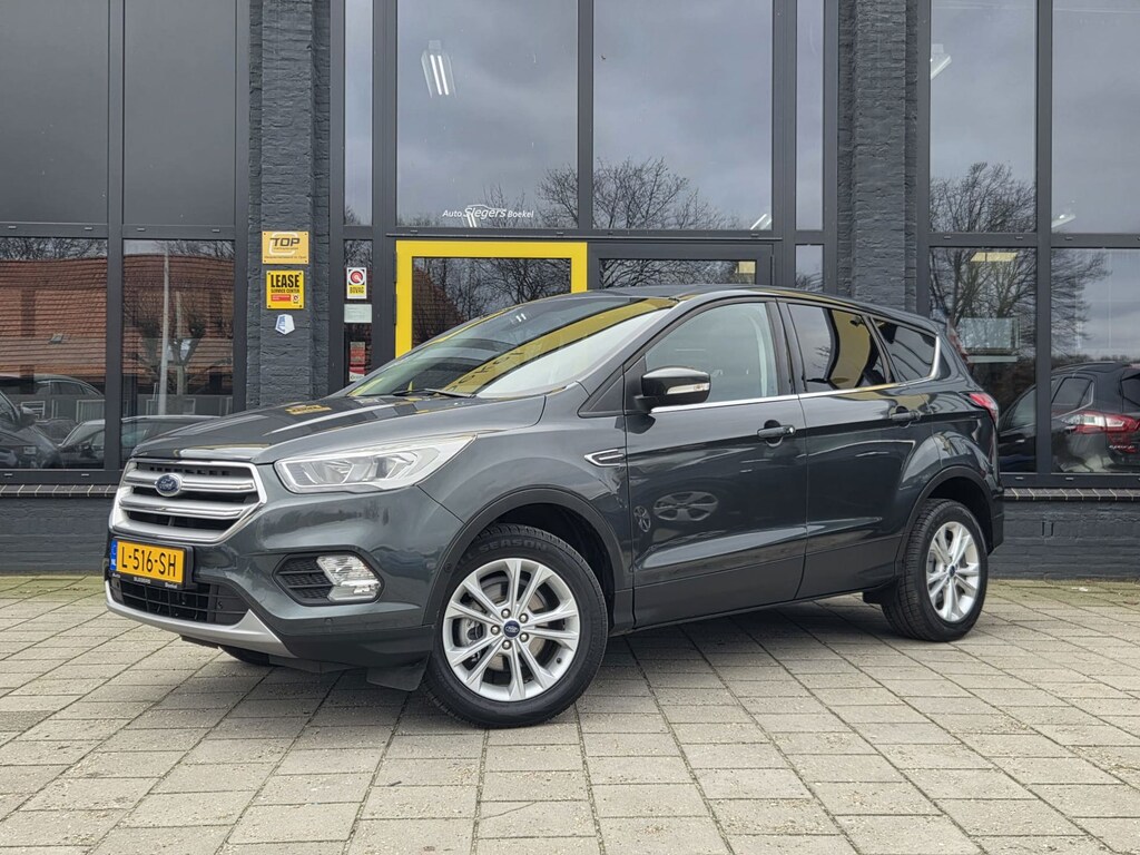 Ford Kuga 1.5 EcoBoost Titanium | Trekhaak | Panoramadak | Camera + Sensoren | Elektr. Achterkl. | 2000KG Trekg