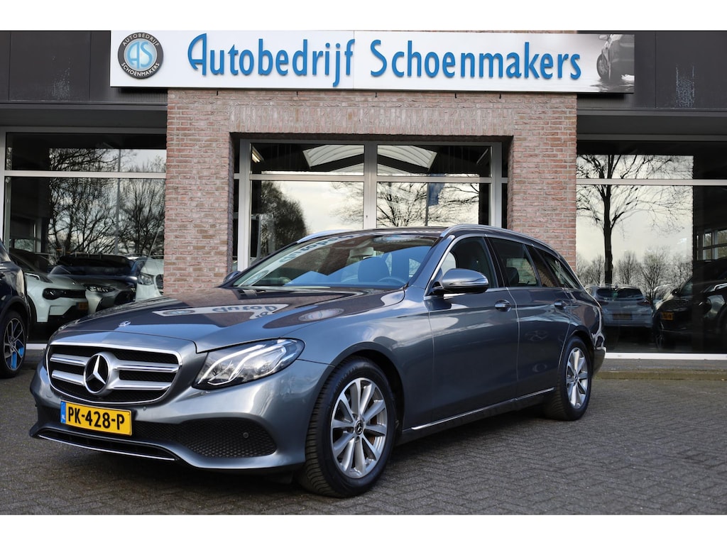 Mercedes-Benz E-klasse Estate 200 Business SFEERVERL. STOELVERW. TREKHAAK-INKLAPB. WIDESCREEN CAMERA CARPLAY HALF-LEER 2XPDC 17''LMV NAP ENZ..