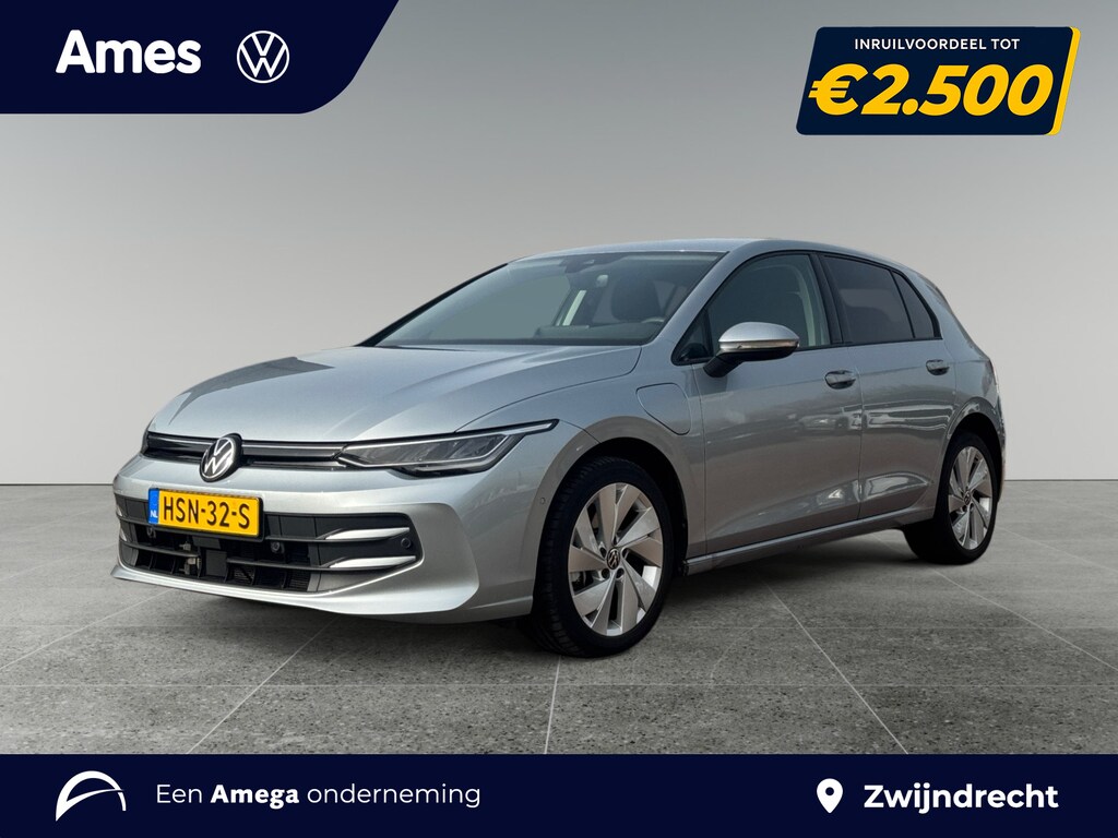 Volkswagen Golf Private lease €560 per maand 1.5 204pk eHybrid Life Edition O.B.V 60 Maanden en 10.000km per jaar Achteruitrijcamera | Adaptive cruise control