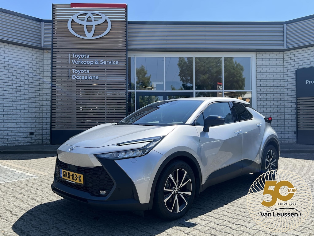 Toyota C-HR / C-HR+ 1.8 HYBRID 140 STOEL/STUURVERW LED KEYLESS BSM 18'' LM-VELGEN APPLE/ANDROID PARK-SENSOREN