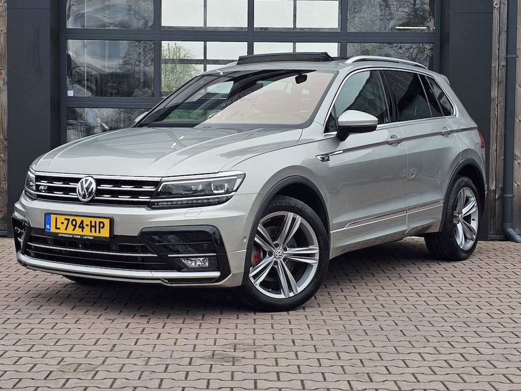 Volkswagen Tiguan 2.0 TSI 4MOTION 220PK R-Line | Pano | HUD | Dynaudio | Leder | Stoelverwarming | 360 camera | Lane/Park/Light Assist |  Vol |