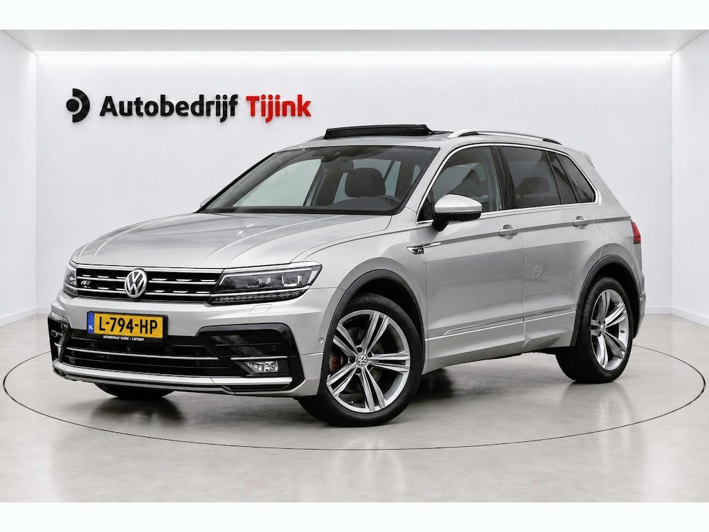 Volkswagen Tiguan 2.0 TSI 4MOTION 220PK R-Line | Pano | HUD | Dynaudio | Leder | Stoelverwarming | 360 camera | Lane/Park/Light Assist |  Vol |