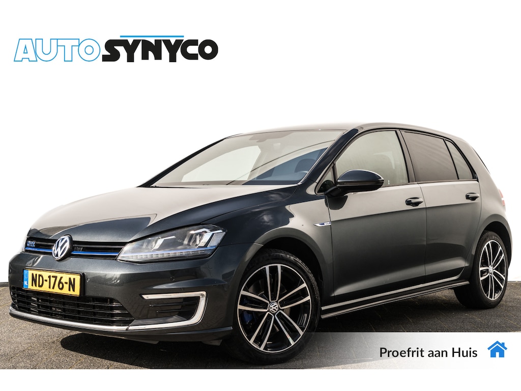 Volkswagen Golf 1.4 TSi GTE Connected Series | LED | 17 inch | Sportstoelen | Getint Glas
