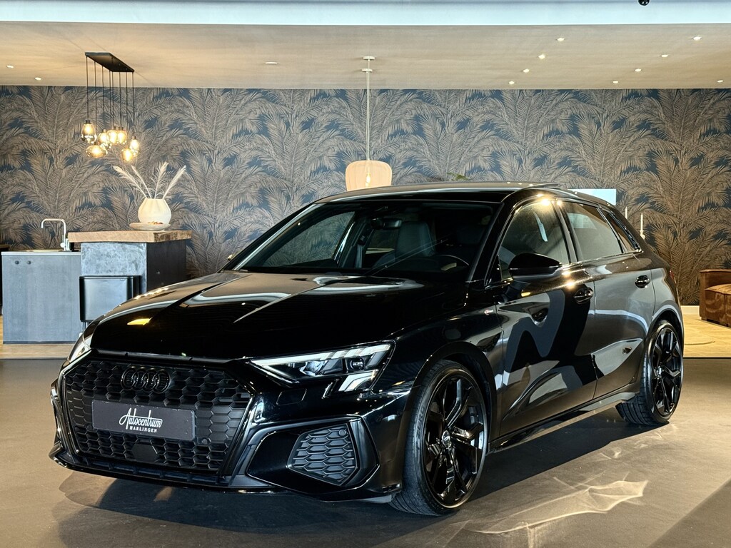 Audi A3 Sportback 3x S-Line I Pano I RS I Black on Black