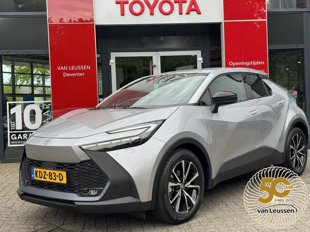 Toyota C-HR / C-HR+ 1.8 HYBRID 140 FIRST-EDITION ANDROID/APPLE STOEL/STUURVERW. P-SENSOREN EL-ACHTERKLEP DODEHOEK NAVI