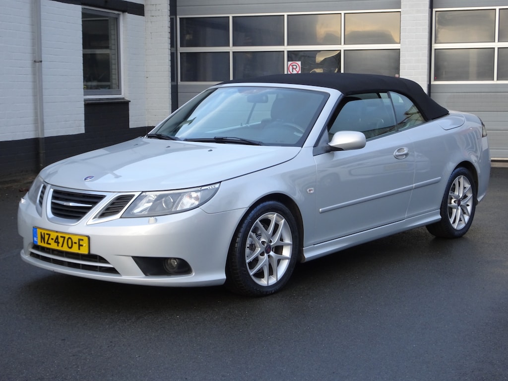 Saab 9-3 Cabrio 2.0t Vector Spring Edition Automatische airco, navigatie, licht metalen velgen, cruise controle, parkeersensoren, lederen bekleding, enz.