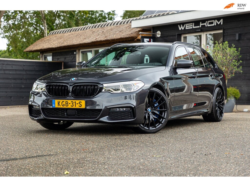 BMW 5-Serie Touring 540i xDrive M-Sport I Bowers & Wilkins I Panoramadak I Stoelkoeling & verwarming I 20" Breedset nieuw