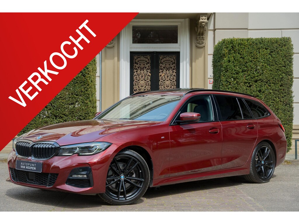BMW 3-Serie Touring 320i High Executive TREKHAAK | PANO | KUIPSTOELEN | CARBON | ADAPTIVE | MEMORY | LASER