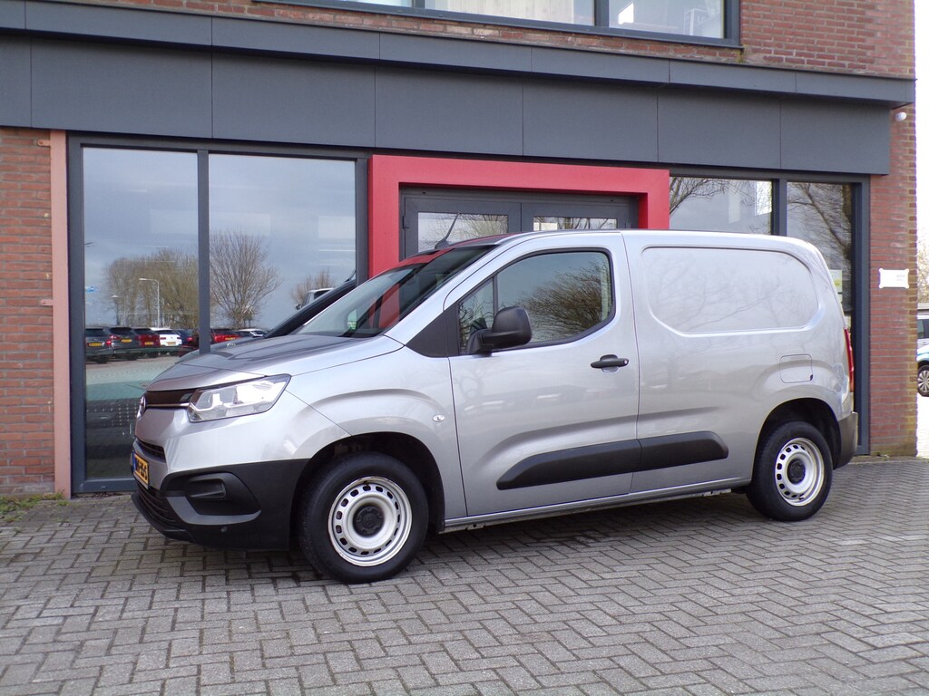 Toyota ProAce City 1.5 D-4D Live PDC Carplay/Android Kettingmodificatie uitgevoerd NAP