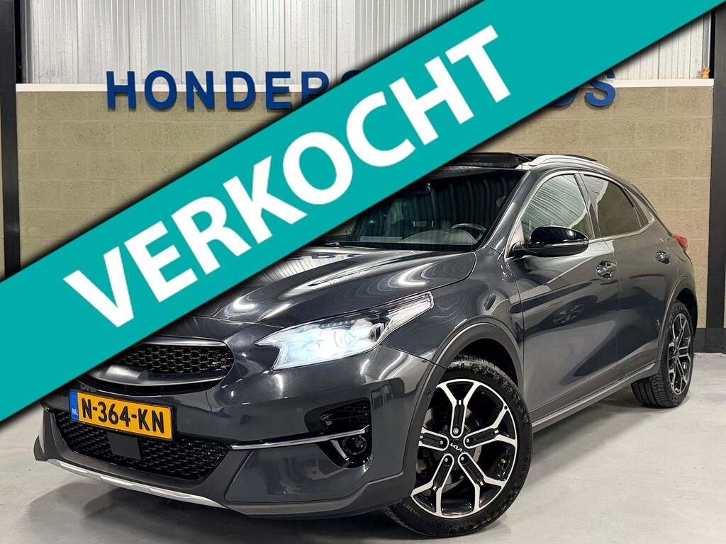Kia Xceed 1.5 T-GDI MHEV Black Edition I PANO I 1E EIG. NAP I STUUR/STOELVERW I CARPLAY I ADAPT.CRUISE I JBL I CAMERA I PDC I BTW