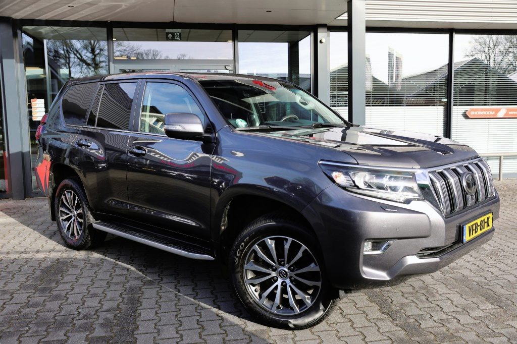 Toyota Land Cruiser 2.8 D-4D 5DRS EXECUTIVE A/T VAN