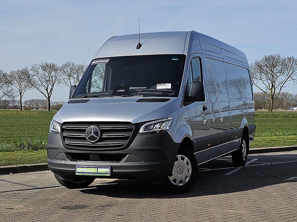 Mercedes-Benz eSprinter 320 L3H2 300KmWLTP 81kWh Airco 204Pk LED Automaat Camera BPM-Vrij Mbux10 + Navi DC 115kw-LADEN!