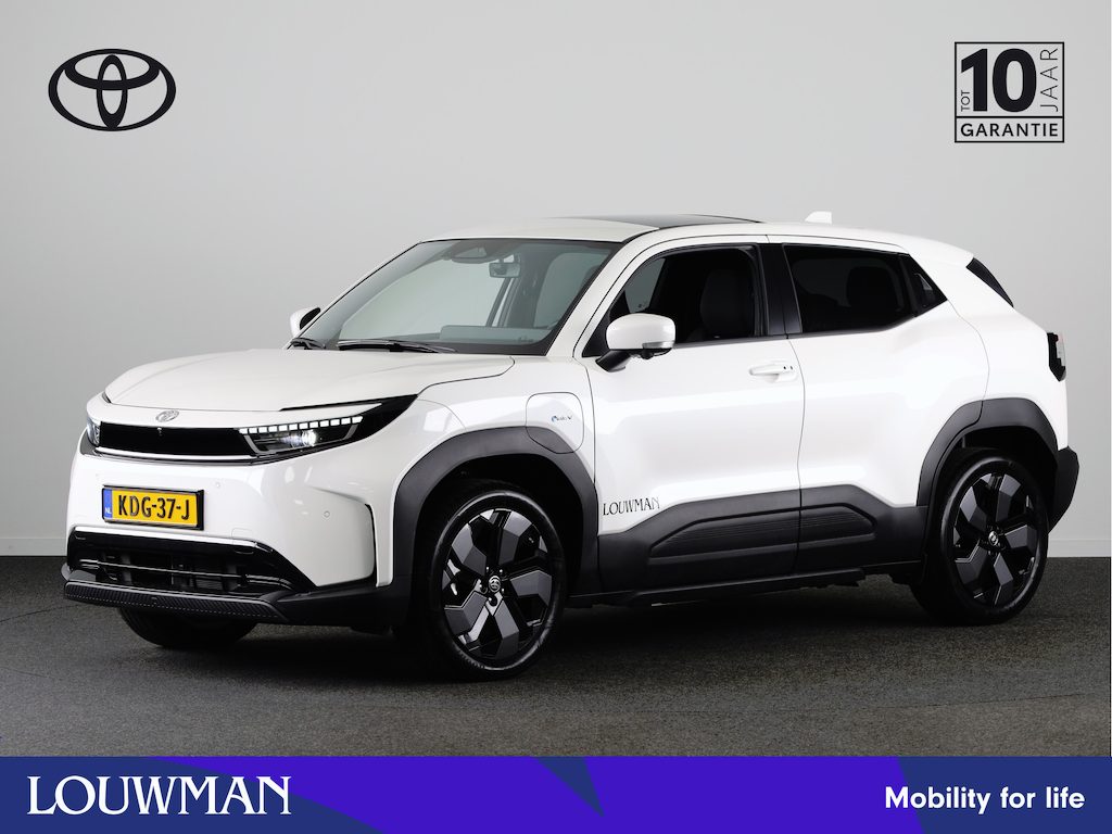 Toyota Urban Cruiser Executive 61 kWh *DEMO* | Panoramadak | 360° Camera | Navigatie | JBL |