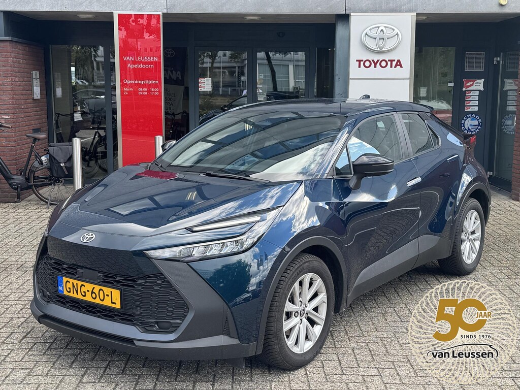 Toyota C-HR / C-HR+ 1.8 HYBRID 140 CAMERA APPLE/ANDROID BLIND-SPOT AD-CRUISE 17'' LM-VELGEN NL-AUTO CLIMA BLUETOOTH